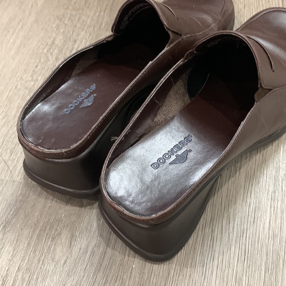 Dockers slip on leather dark brown shoes - Picture 4 of 8